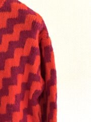 Rode & Paarse Gebreide Trui met Patroon - Afbeelding 3