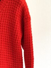 Rode Gebreide Trui met V-hals en Textuur  Beschrijving: - Afbeelding 2