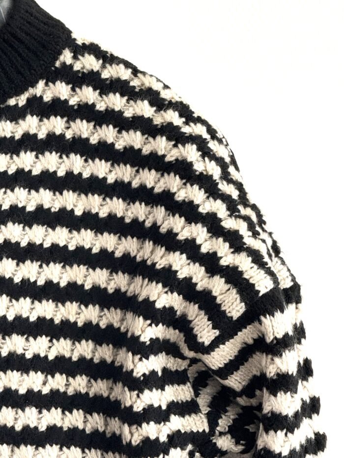 Gebreide Trui in Zwart-Wit Strepen – City Chic - Afbeelding 2