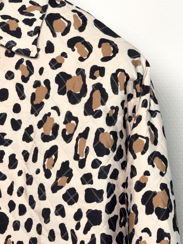 Lichtgewicht Jas met Luipaardprint – Gedurfd en Tijdloos - Afbeelding 3