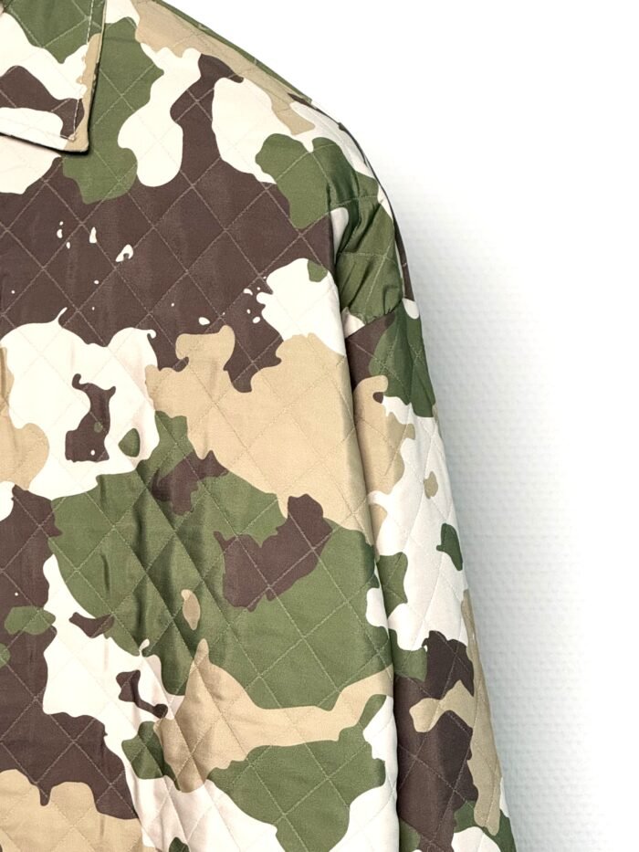 Lichtgewicht Jas met Camouflageprint – Stoer en Comfortabel - Afbeelding 2