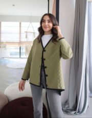 Trendy quilted jas met zwarte details