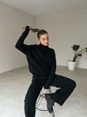 Zwarte Gebreide Set met Witte Stipjes – Modern & Chic