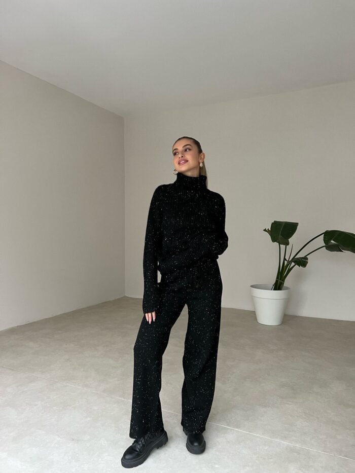 Zwarte Gebreide Set met Witte Stipjes – Modern & Chic - Afbeelding 2