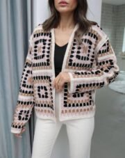 Gehaakte cardigan met modern patroon in beige en roze tinten - Afbeelding 3