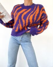 Gebreide Trui met Paars & Oranje Zebrapatroon – Gedurfd en Dynamisch