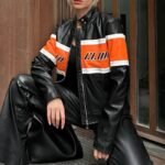 Zwarte Motorstijl Leren Jas met Oranje Strepen