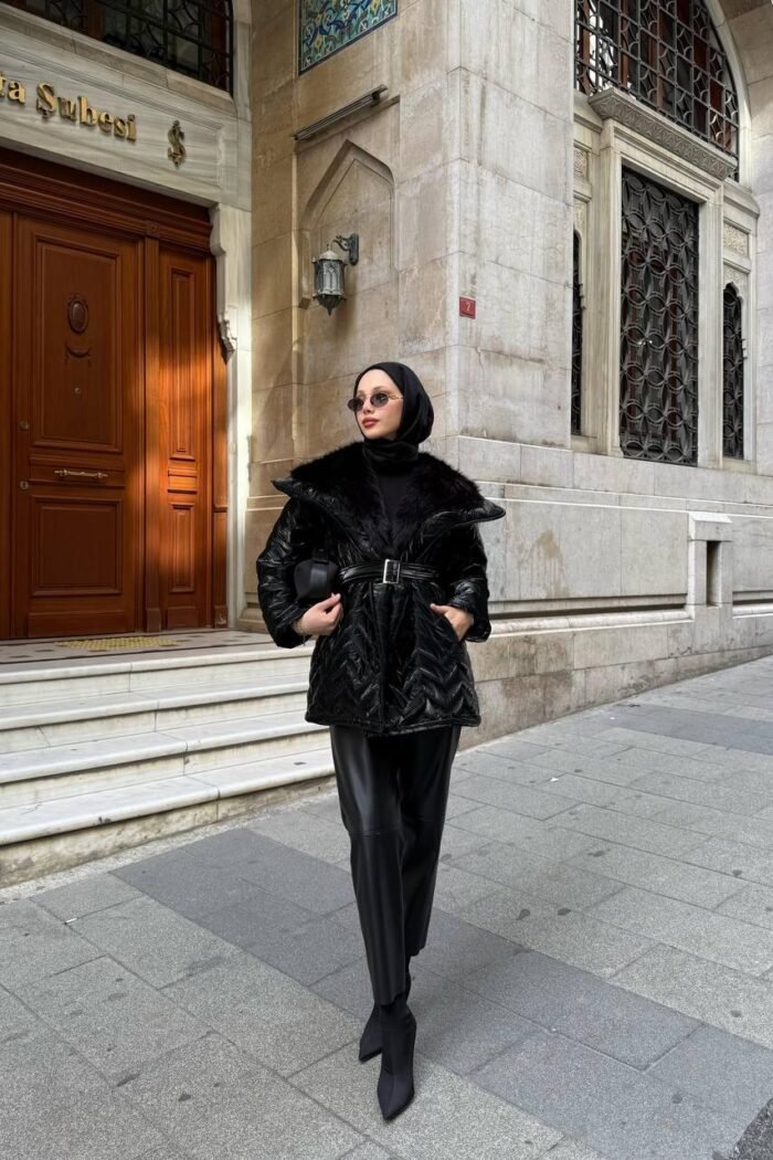 Winterjas met Zwarte Bontkraag - Afbeelding 2