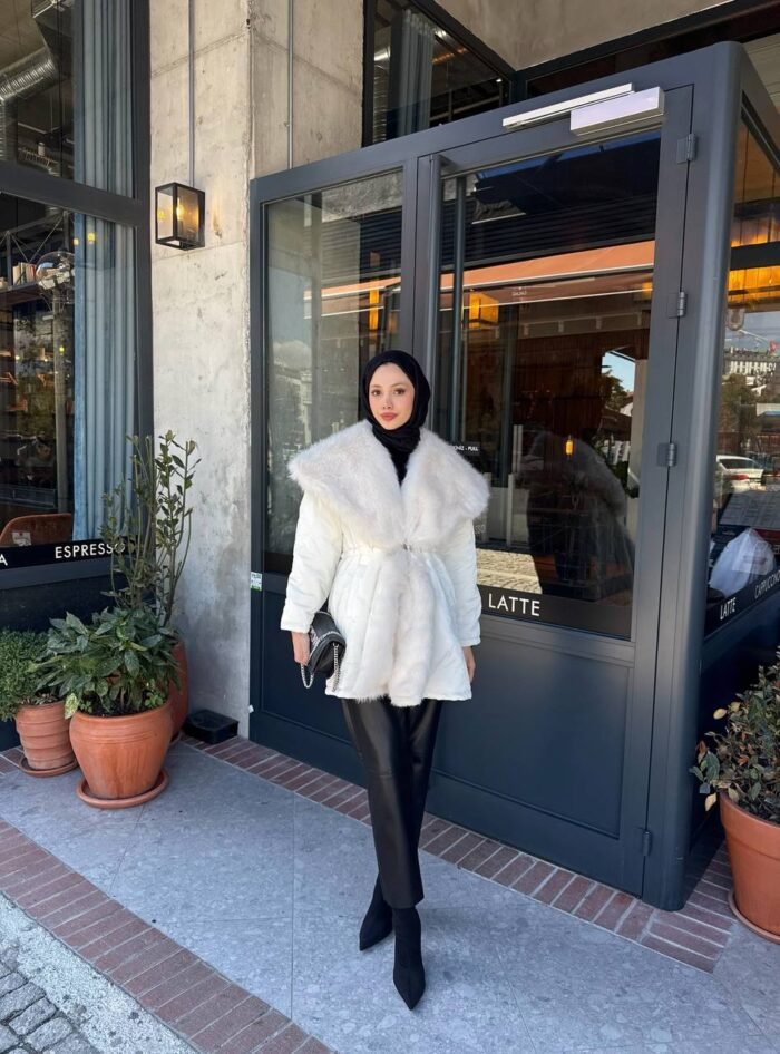 Winterjas met Witte Bontkraag - Afbeelding 2