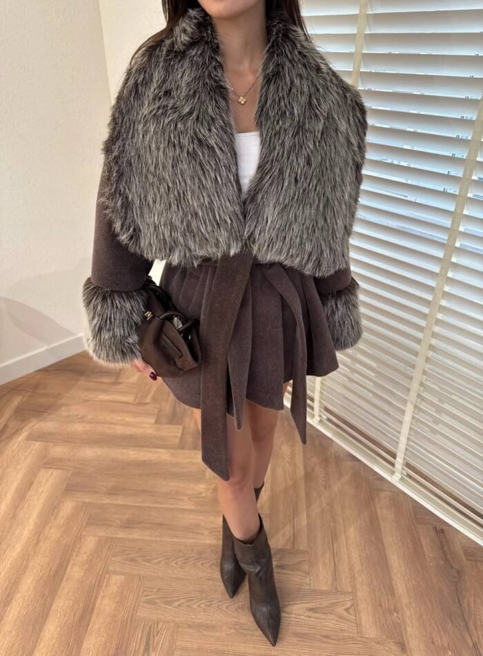 Chique Jas met Luxe Faux Fur Kraag en Manchetten - Afbeelding 3