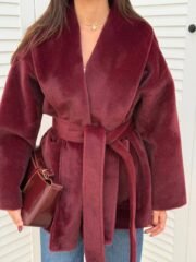 Luxe Bordeaux Vachtjas met Strikceintuur - Afbeelding 3