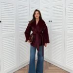 Luxe Bordeaux Vachtjas met Strikceintuur