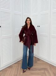 Luxe Bordeaux Vachtjas met Strikceintuur