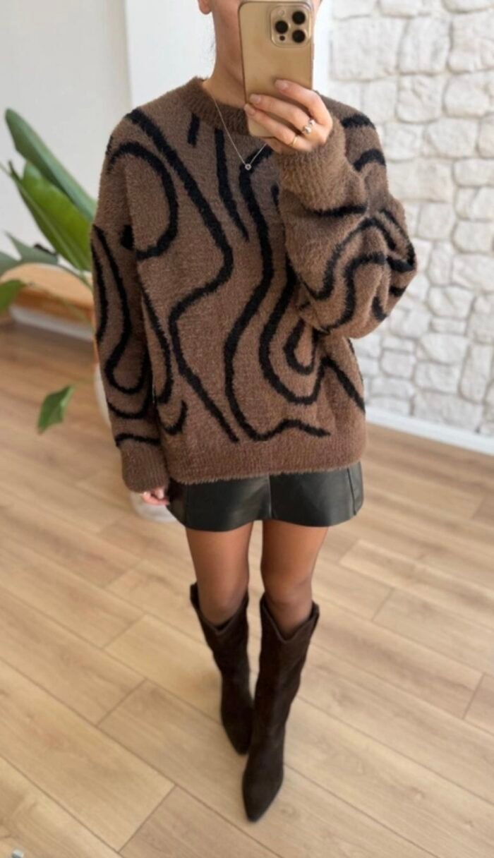 Bruine Gebreide Trui met Abstract Motief - Afbeelding 3