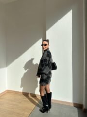 Geruite Gebreide Set Grijs – Warme Trui & Minirok - Afbeelding 3