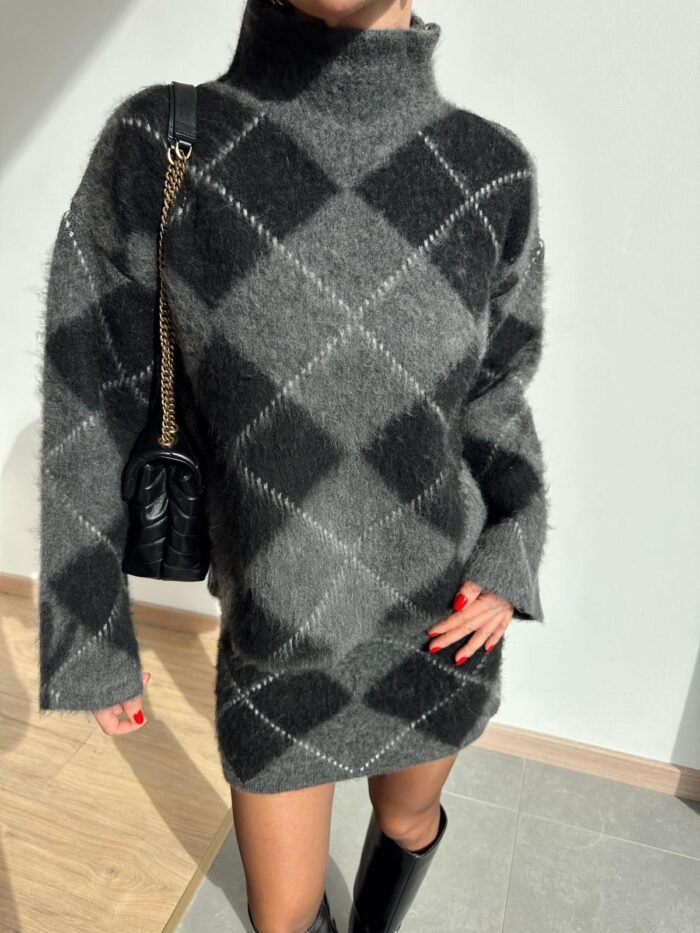 Geruite Gebreide Set Grijs – Warme Trui & Minirok - Afbeelding 4